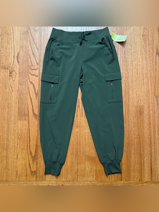 all in motion Pants - NWT all in motion Forest Green Cargo Joggers size XS